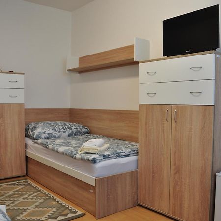 Skolsky Internat Medicka 2 Otel Kösice Dış mekan fotoğraf
